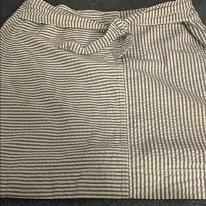 Vineyard VinesStriped Tie-Front Mini Skirt in Navy and White size 8